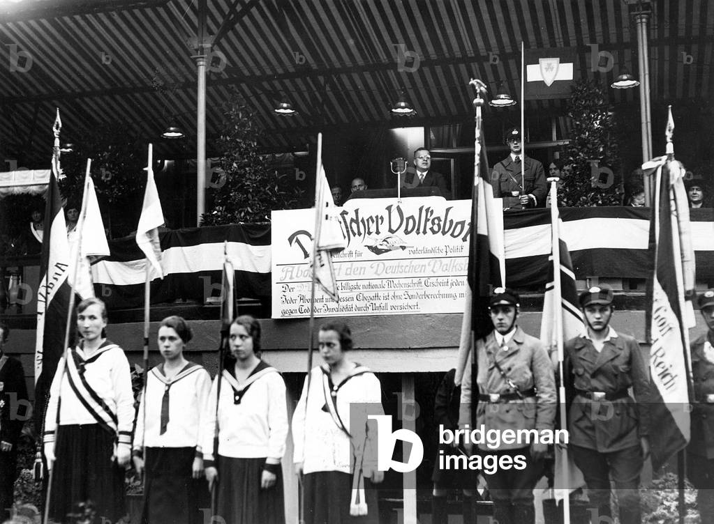 Fritz Kleiner at the Sedan folk festival in the National Exhibition Park in Berlin, 1931 (b/w photo)