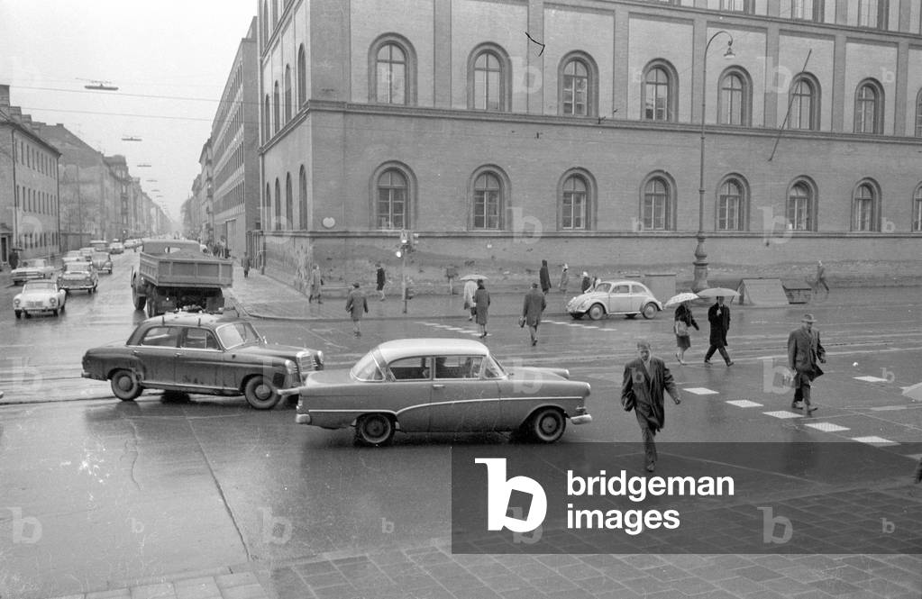 The district of Maxvorstadt in Munich, 1965 (b/w photo)