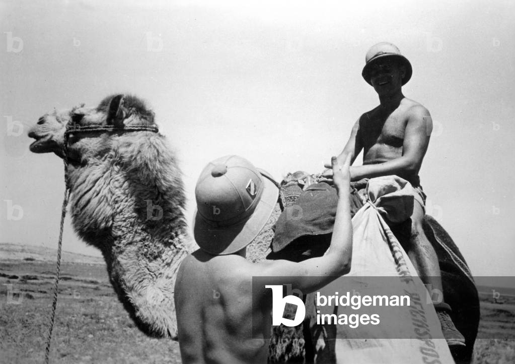 Field post in North Africa, 1942 (b/w photo)