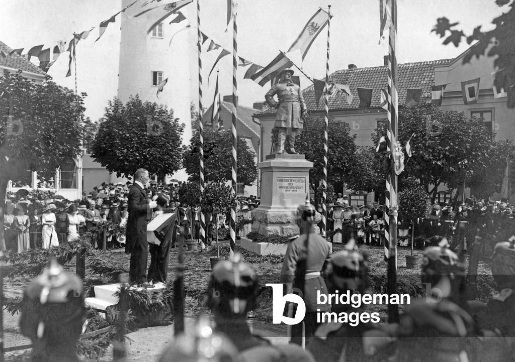 Unveiling of a monument in East Prussia, 1913 (b/w photo)