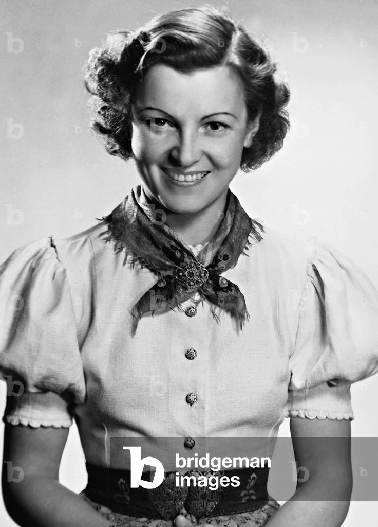 Maria Andergast, 1938 (b/w photo)