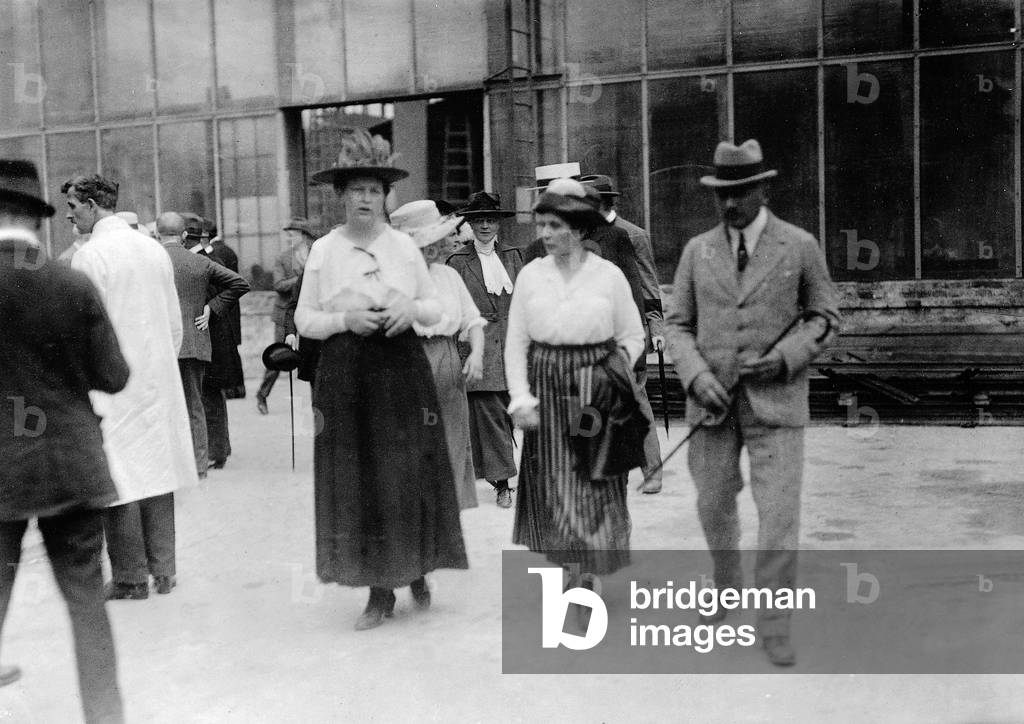 Louise Ebert at the film studios of Oscar Messter, 1920 (b/w photo)