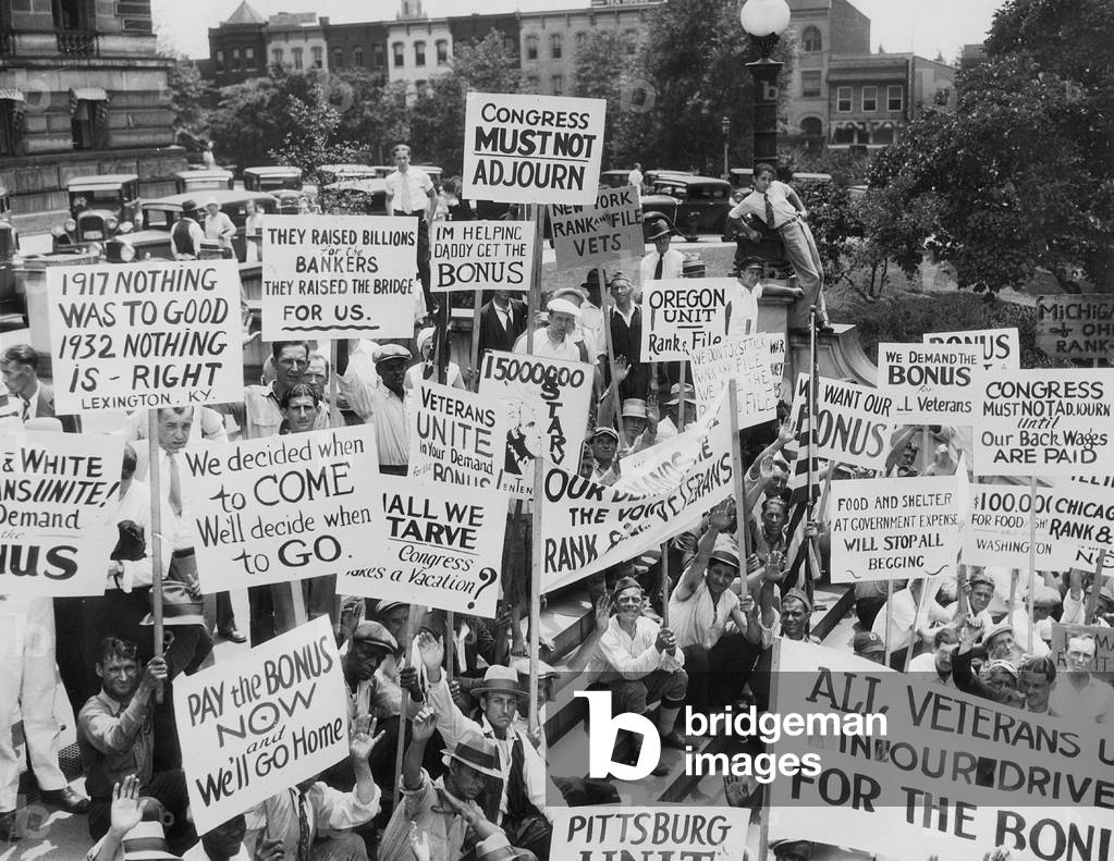 Demonstration of war veterans in Washington, 1932 (b/w photo)