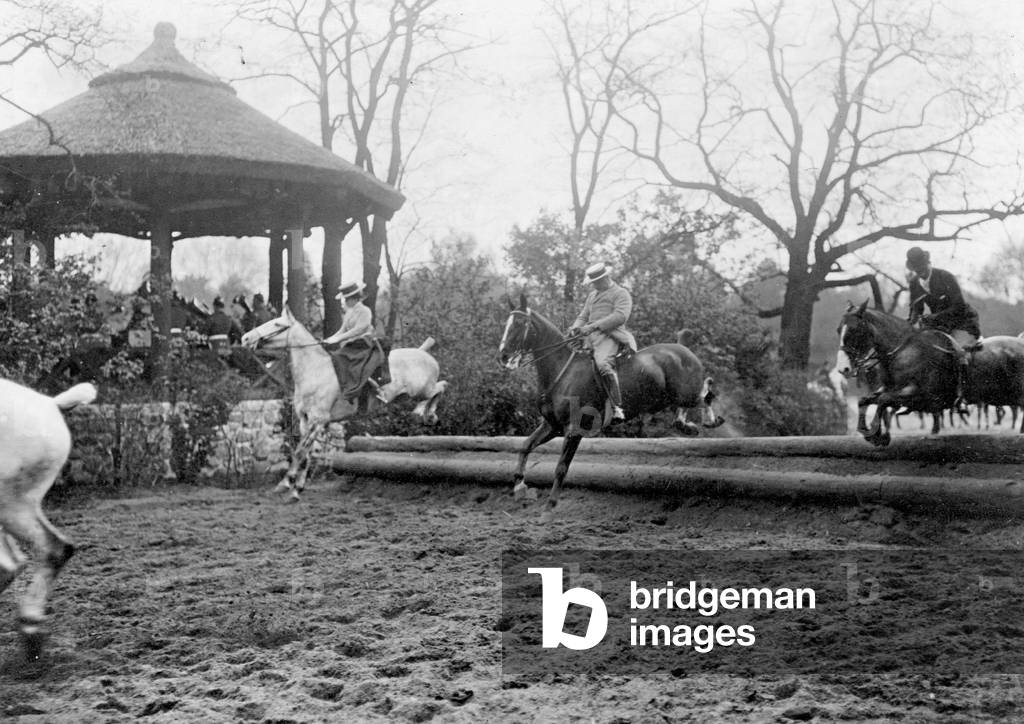 Equestrian sport (b/w photo)
