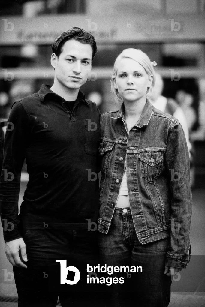 Portrait of a young couple at the Protestant Church in Frankfurt, 2001 (photo)