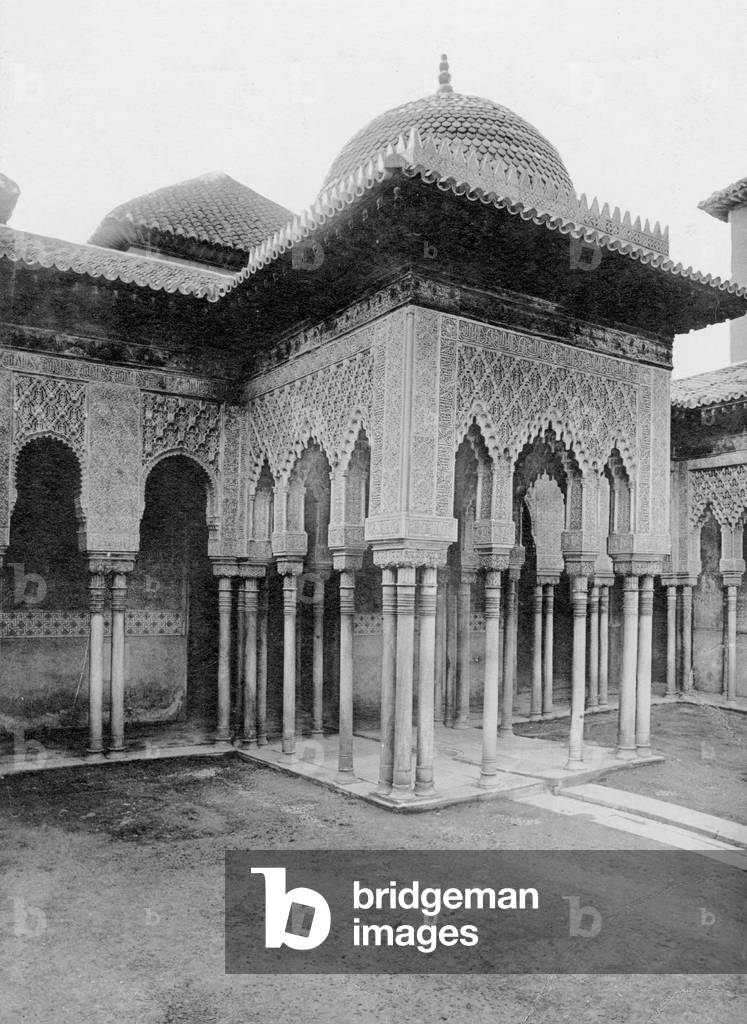 Alhambra (b/w photo)