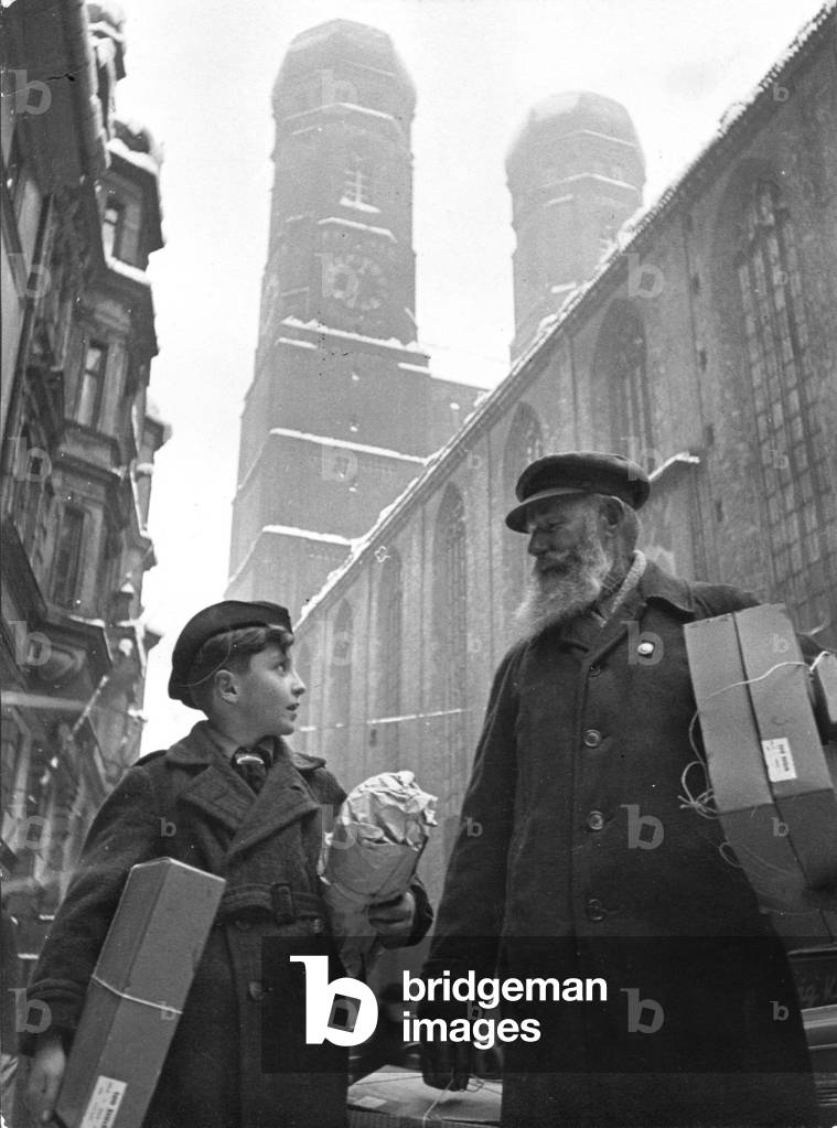 Winter Relief in Munich, 1939 (b/w photo)