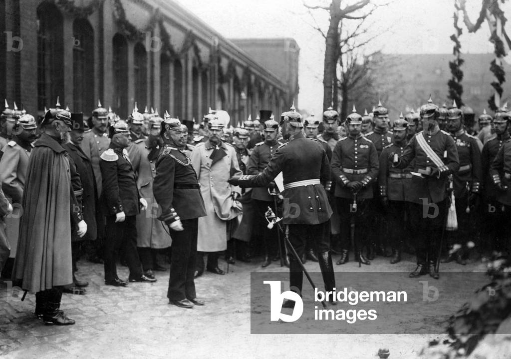 Distribution of decorations, 1910 (b/w photo)
