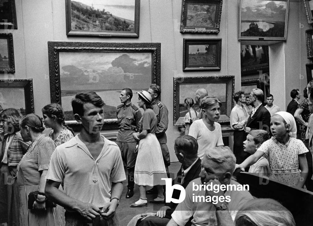 The State Tretyakov Gallery in Moscow, 1956 (b/w photo)