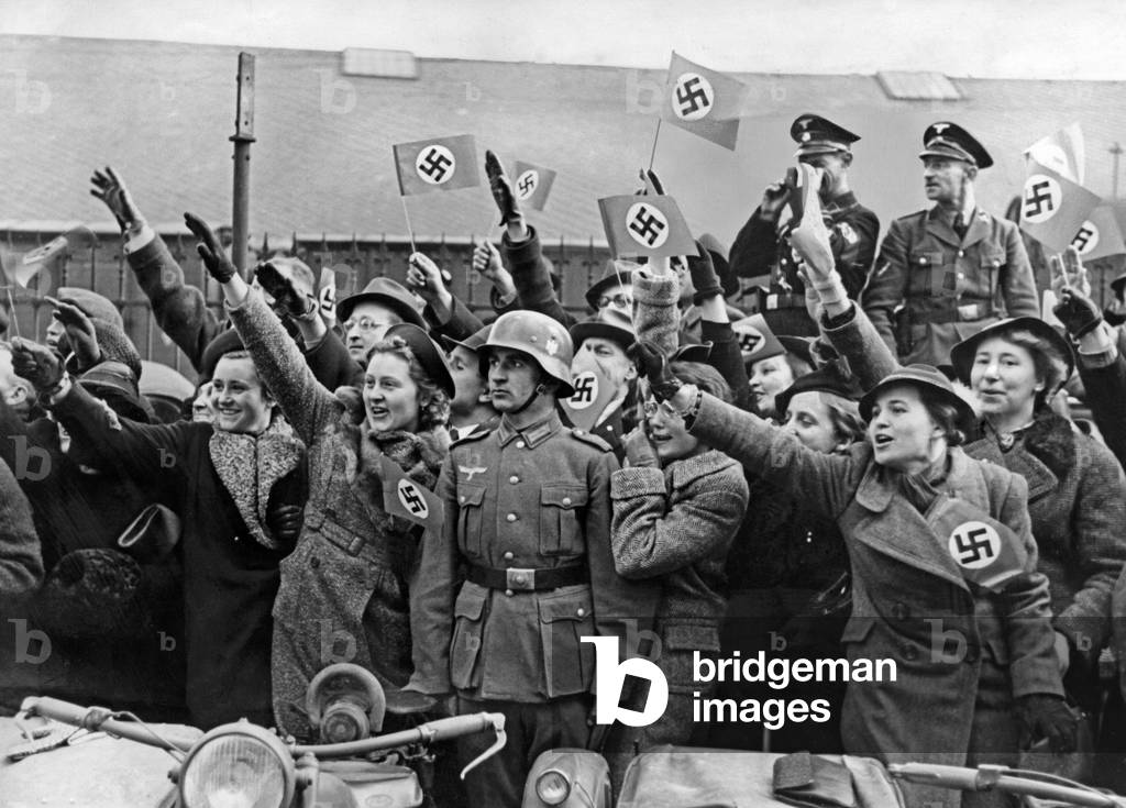 Enthusiastic population in Bruenn, 1938