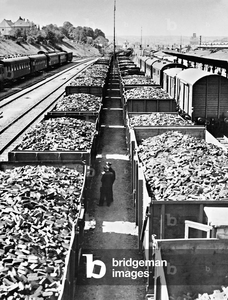 Coal trains for the occupying powers (b/w photo)