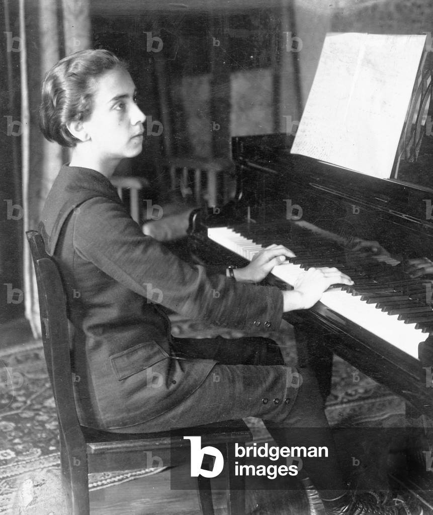 Claudio Arrau (b/w photo)