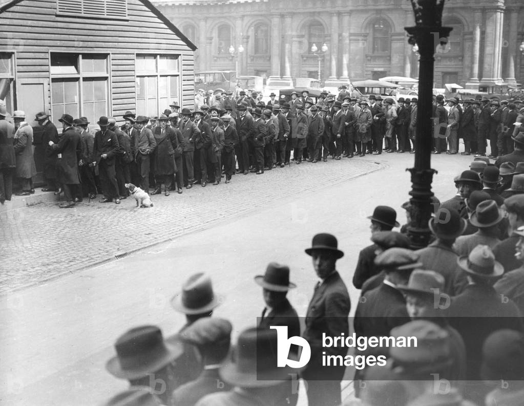 General strike in London, 1926 (b/w photo)