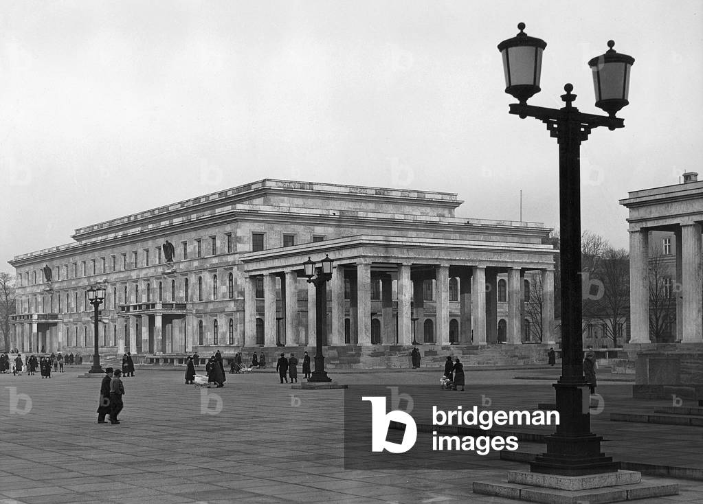 Fuehrerbau and Honor Temple at Koenigsplatz, 1936 (b/w photo)
