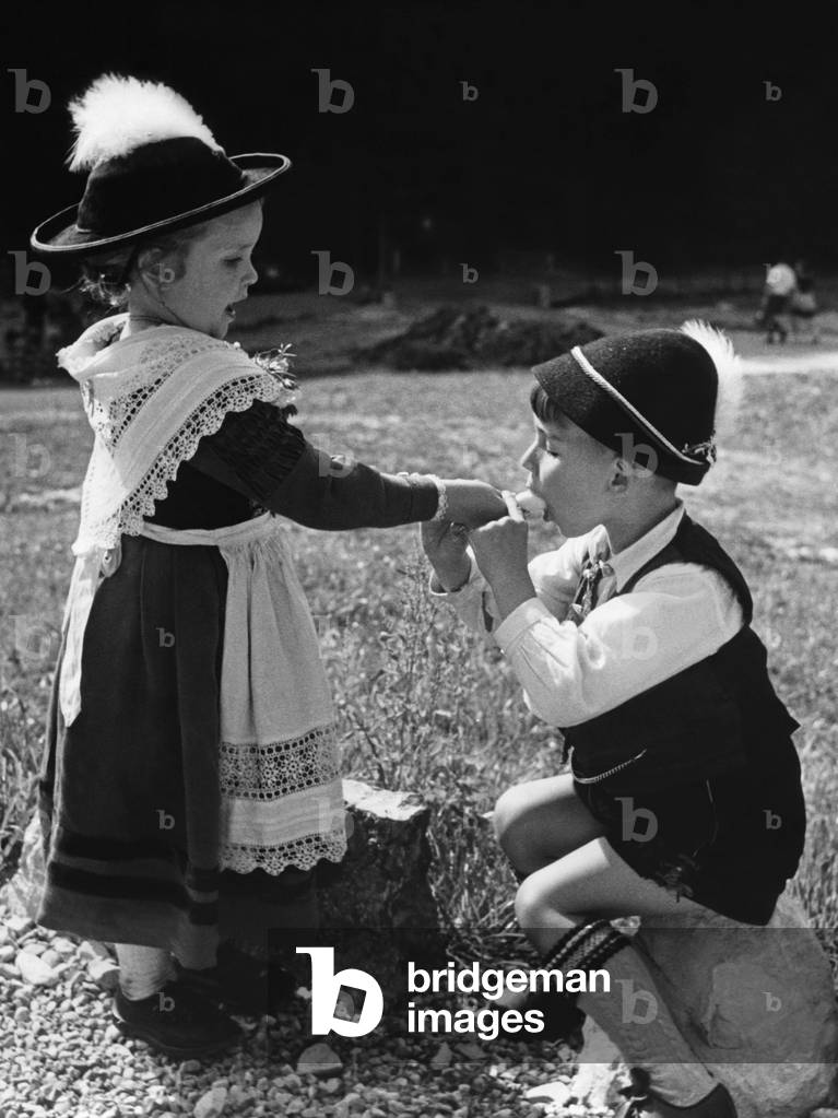 Children in costume, 1960s (b/w photo)