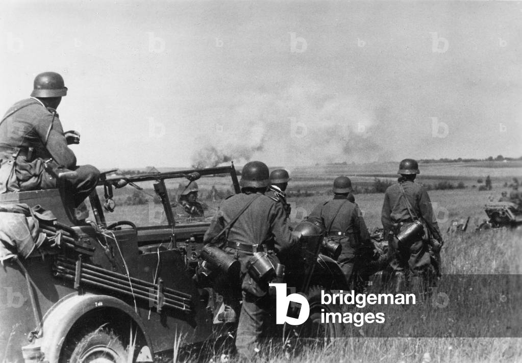 German soldiers on the Eastern Front, June 1941 (b/w photo)