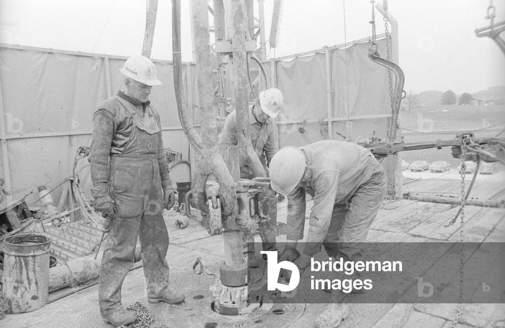 Natural gas drilling near Miesbach, 1974 (b/w photo)