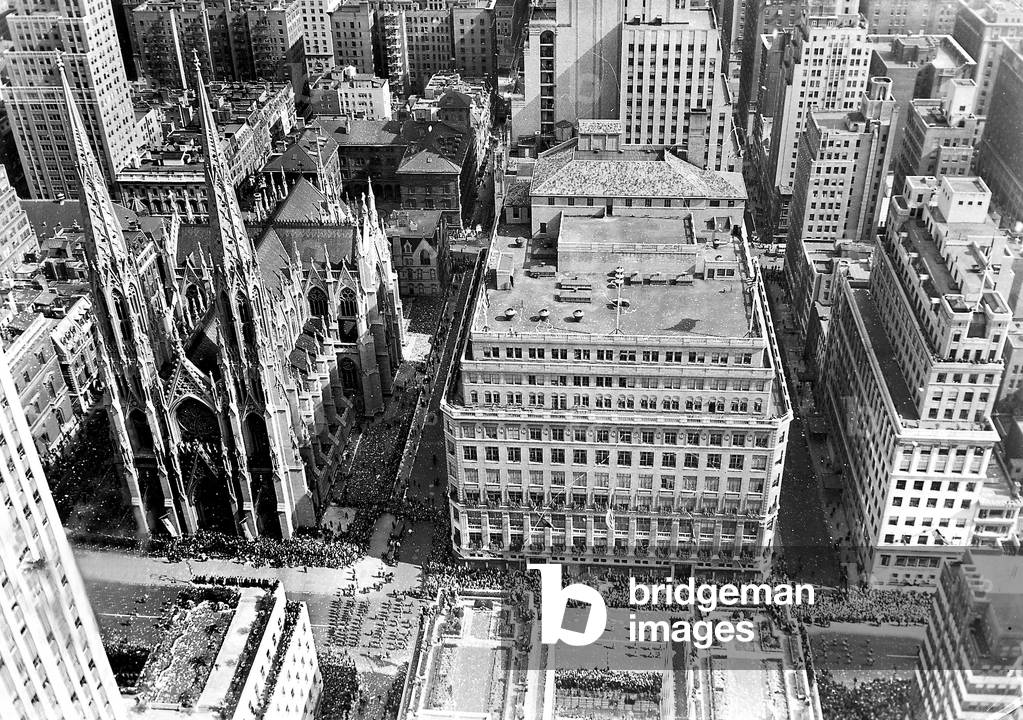 New York: Manhattan (b/w photo)