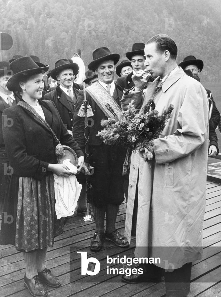 Gerhard Schroeder, 1954 (b/w photo)