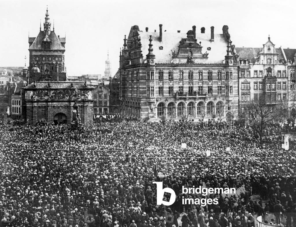 Protest meeting on the Heumarkt in Gdansk, 1919