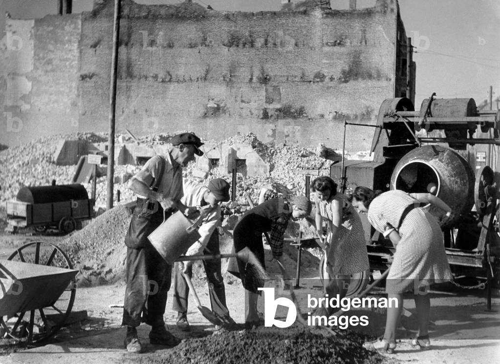 Reconstruction workings in Berlin, 1948