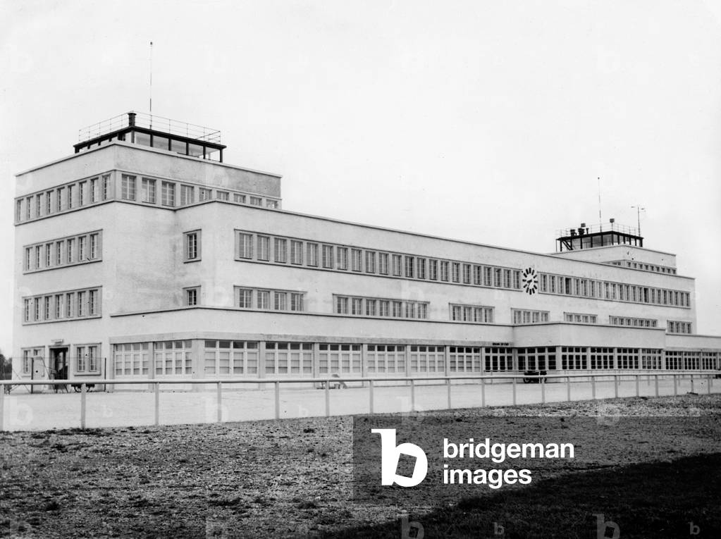 Oberwiesenfeld airport in Munich, 1930 (b/w photo)