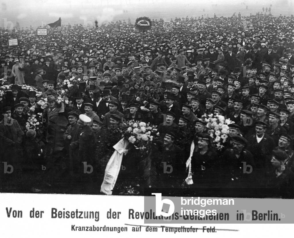 Wreath arrangement on the Tempelhofer field in Berlin, 1918