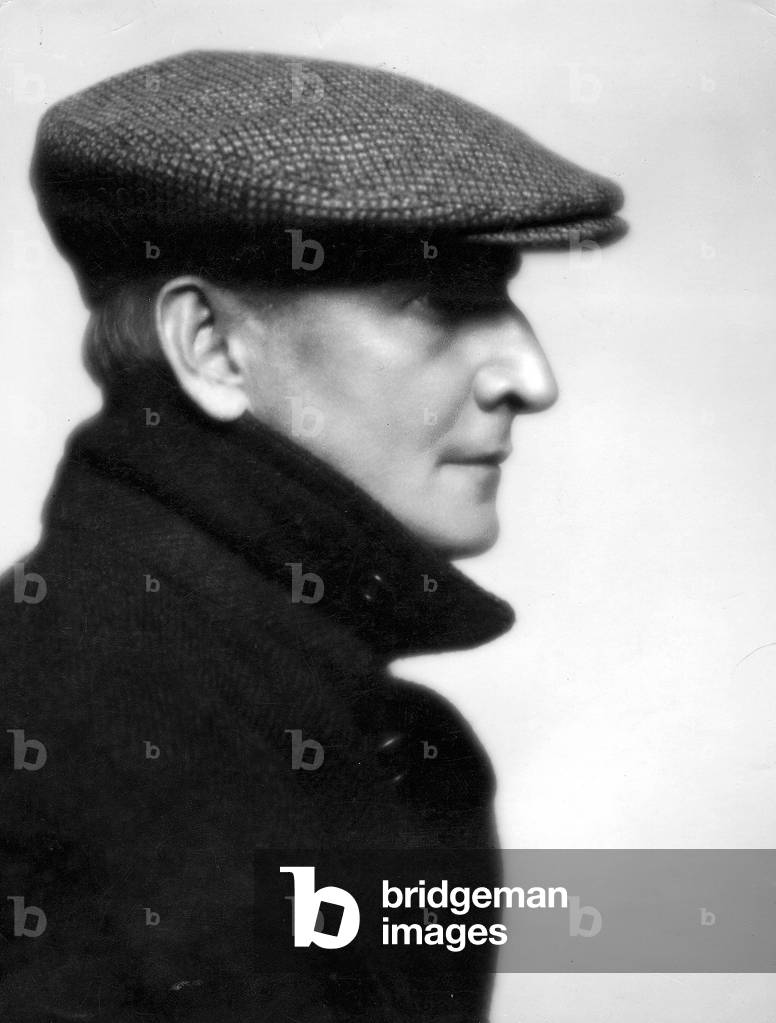 Model with a flat cap, 1927 (b/w photo)