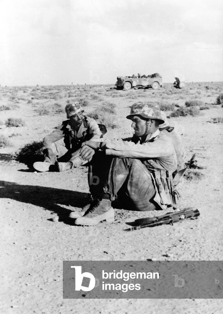German soldiers in Africa, 1942 (b/w photo)