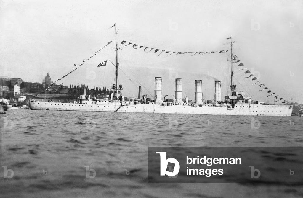 The light Turkish cruiser 'Midilli', 1915 (b/w photo)
