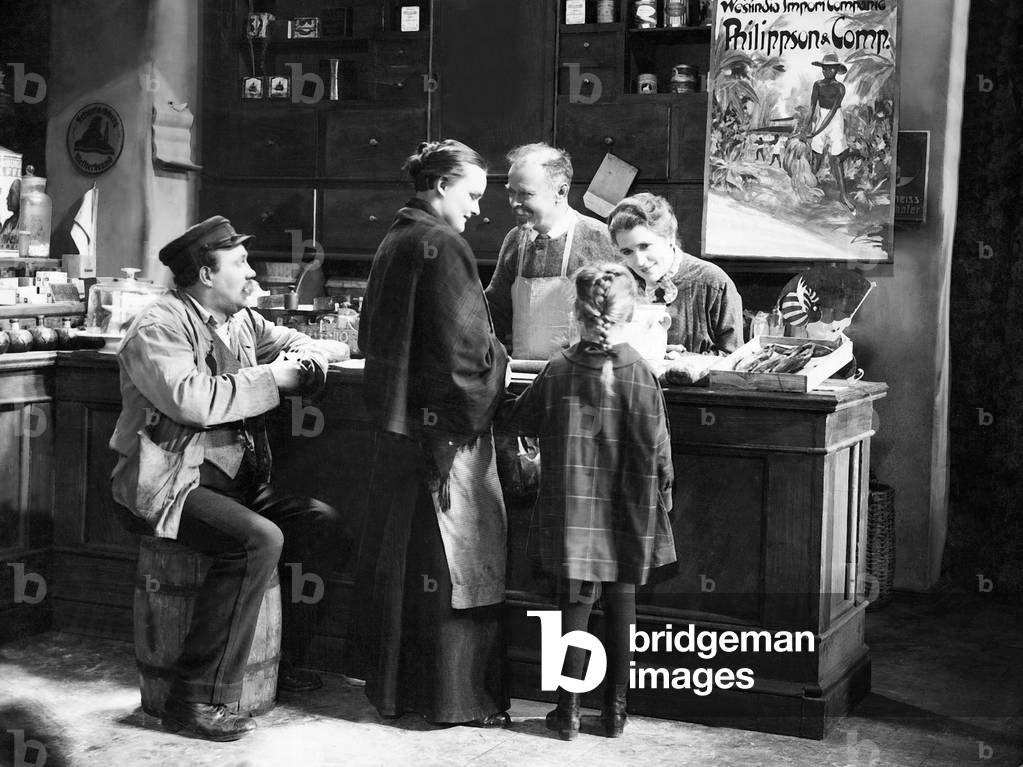 Small village shop in 'The girl with the 5 zeros', 1927 (b/w photo)