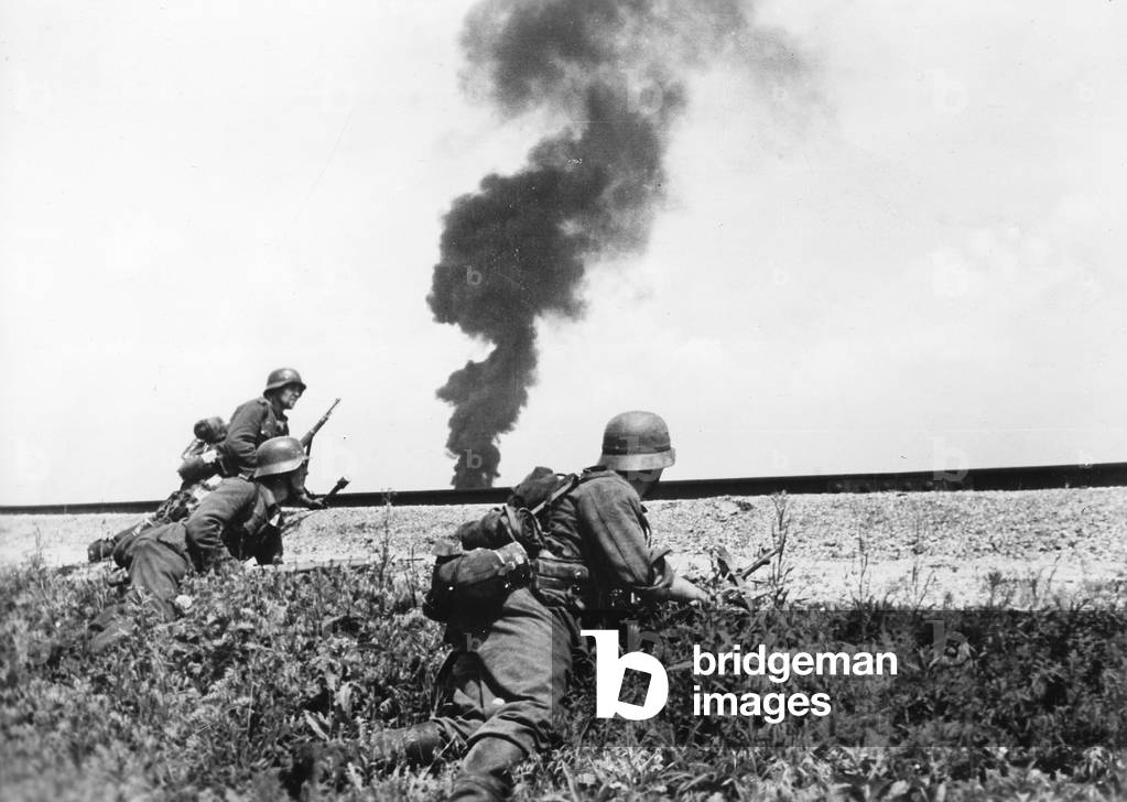 German Soldiers at the Eastern Front, 1942 (b/w photo)