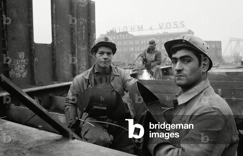 The Lapertosa brothers were hired at the Blohm and Voss shipyard. (b/w photo)