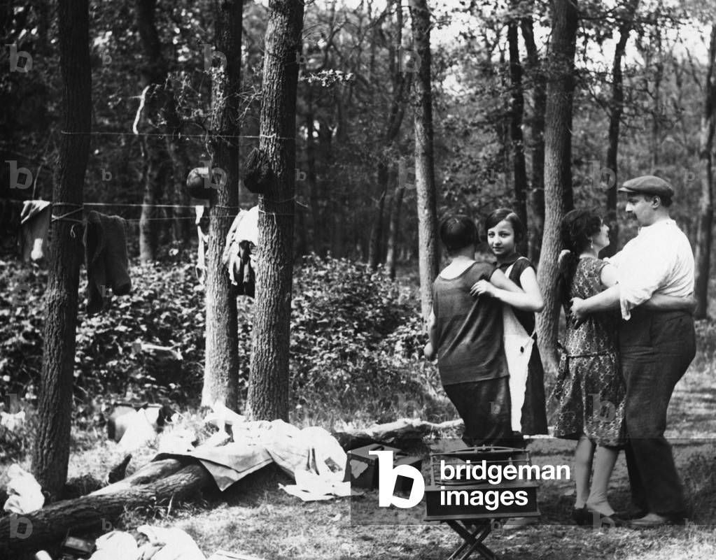 Picnic in Grunewald, 1926 (b/w photo)