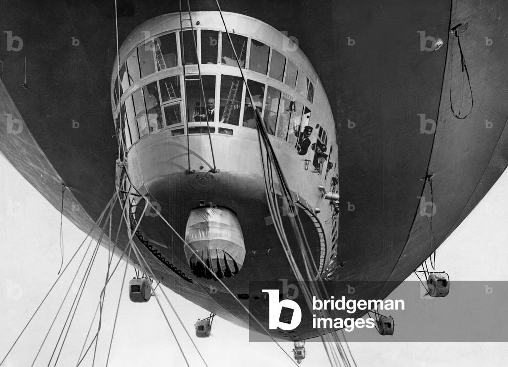 Passenger gondola of the LZ 127 'Graf Zeppelin', 1929 (b/w photo)