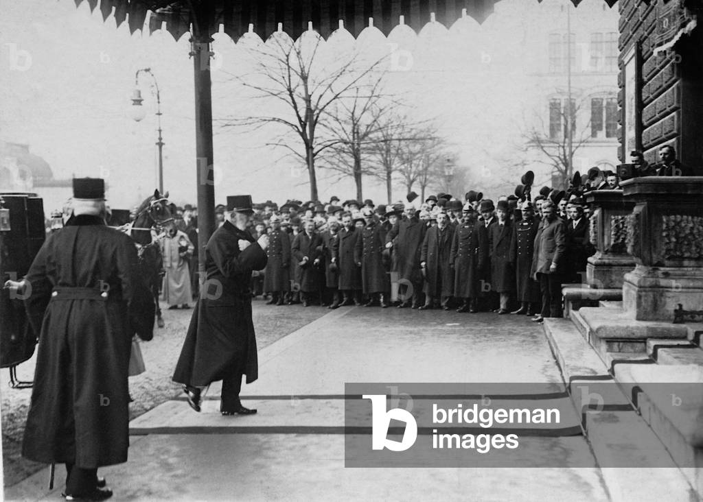 Emperor Franz Joseph I at the opening of an exhibition at the Vienna Kuenstlerhaus 1909 (b/w photo)