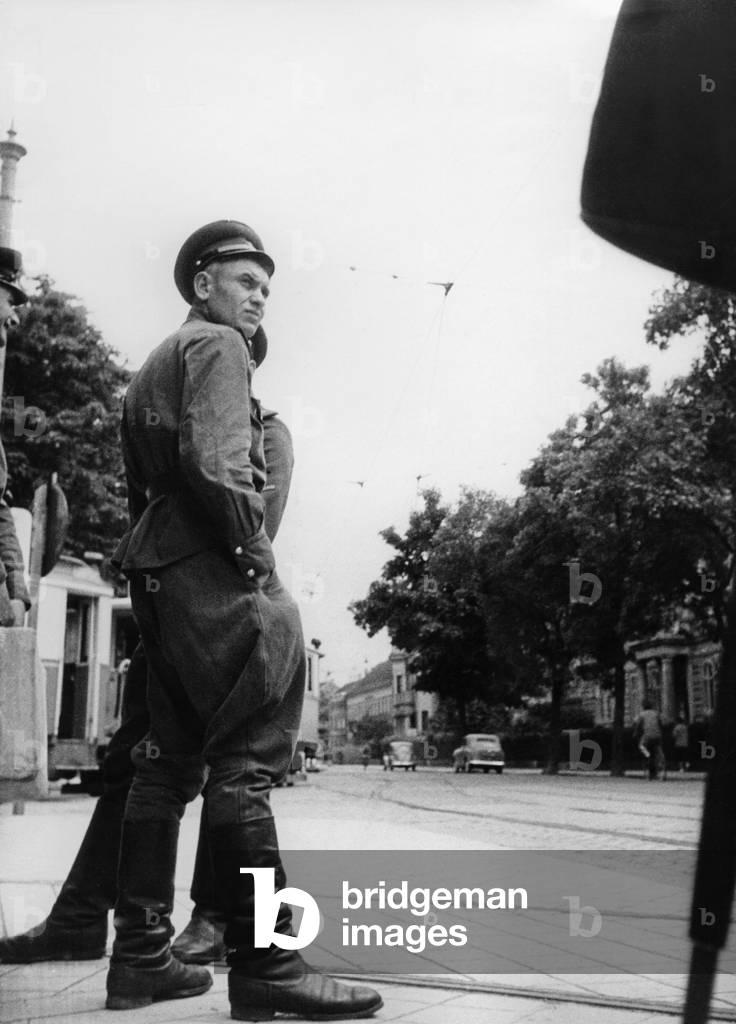 Soviet soldiers in Baden bei Wien, 1950s (b/w photo)