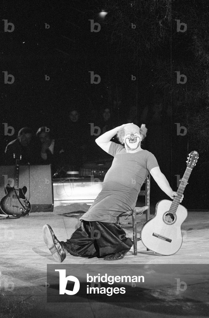 Charlie Rivel, 1971 (b/w photo)