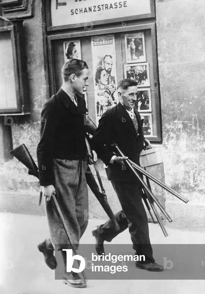 Confiscation of weapons in Cheb, 1938