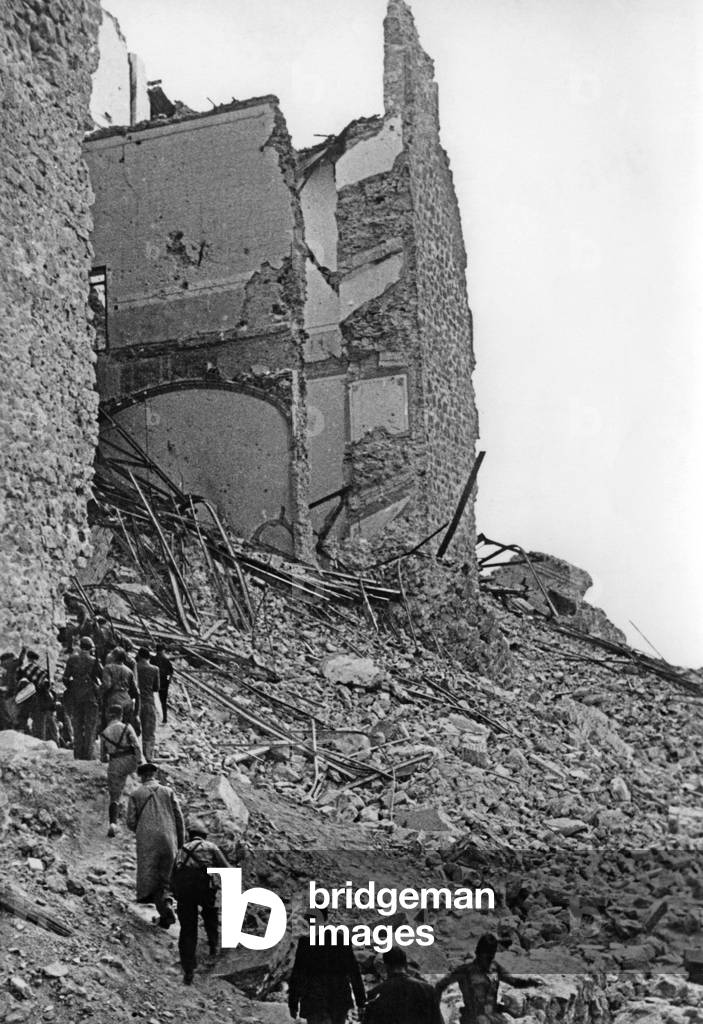Toledo destroyed by bombardment, 1936