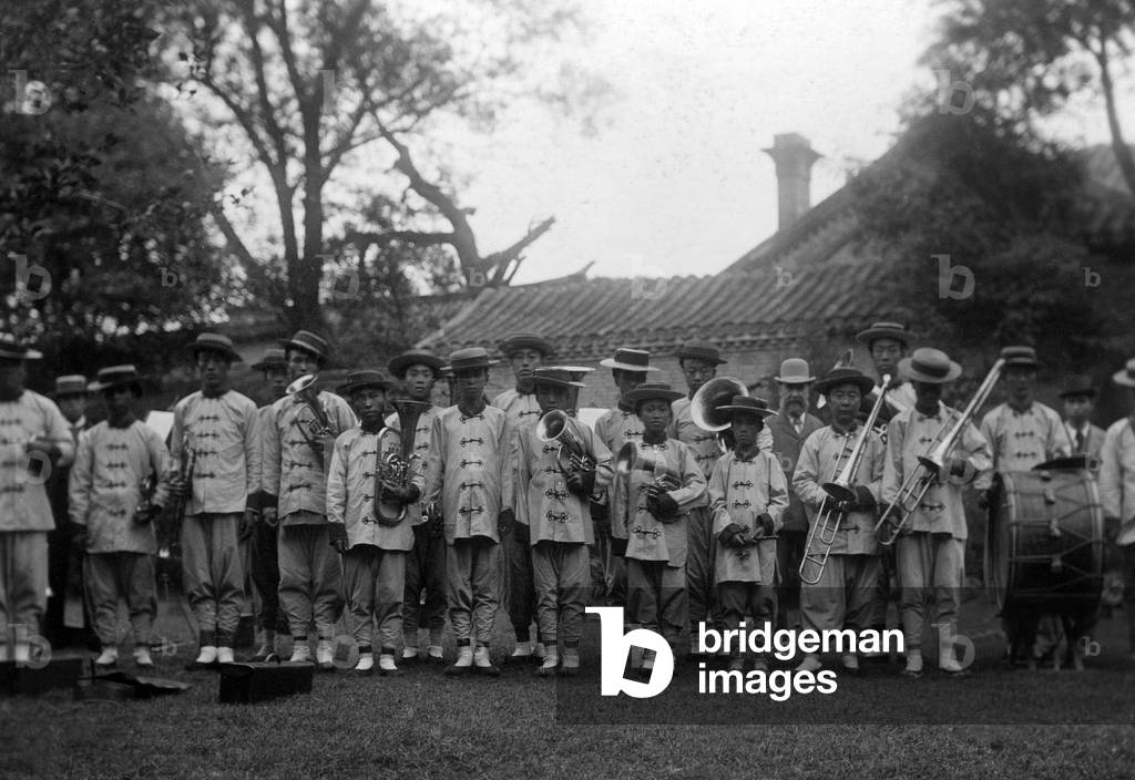 Chinese musicians in Shanghai (b/w photo)