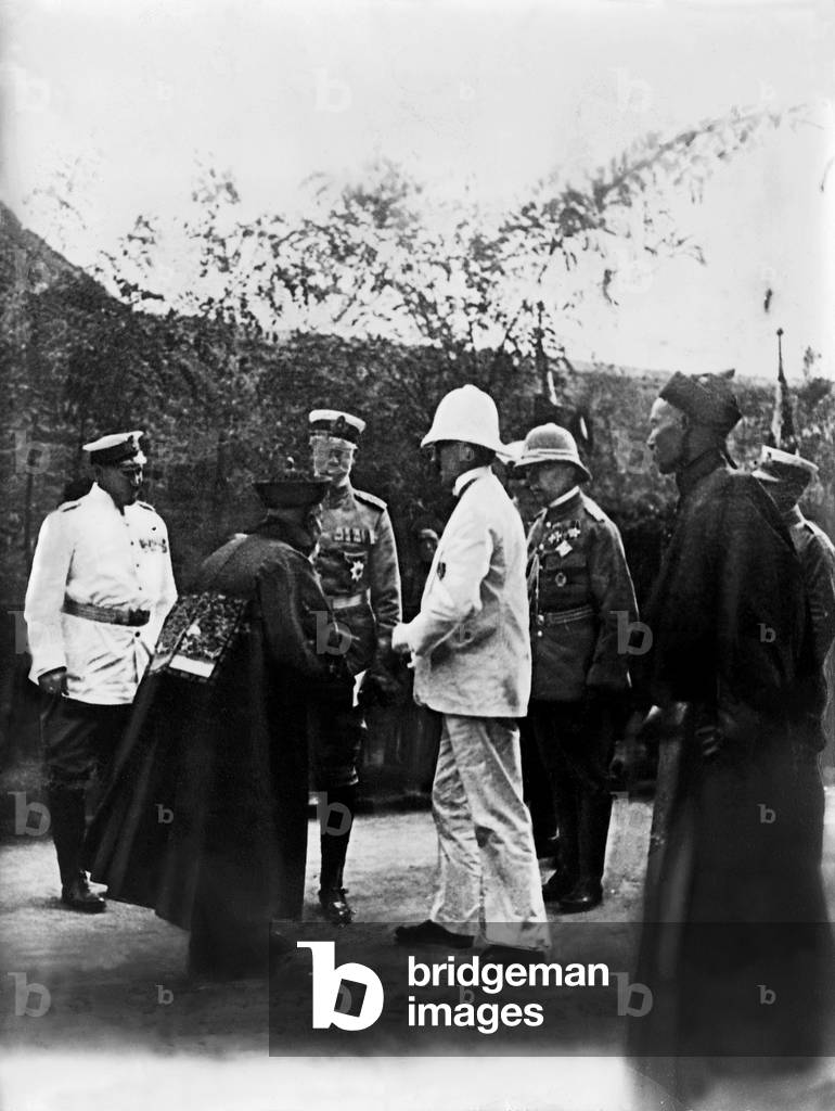 Admiral Meyer-Waldeck, Prince Heinrich of Prussia and the Taoist main priest (b/w photo)