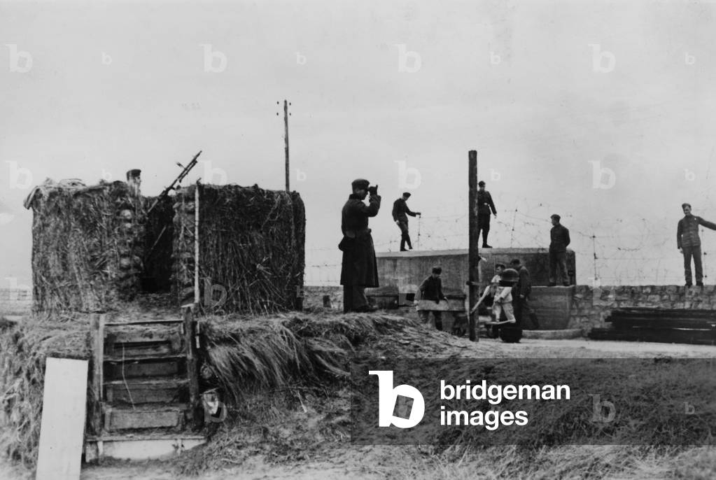 Construction of a German coastal fortification on the Channel coast, 1941 (b/w photo)