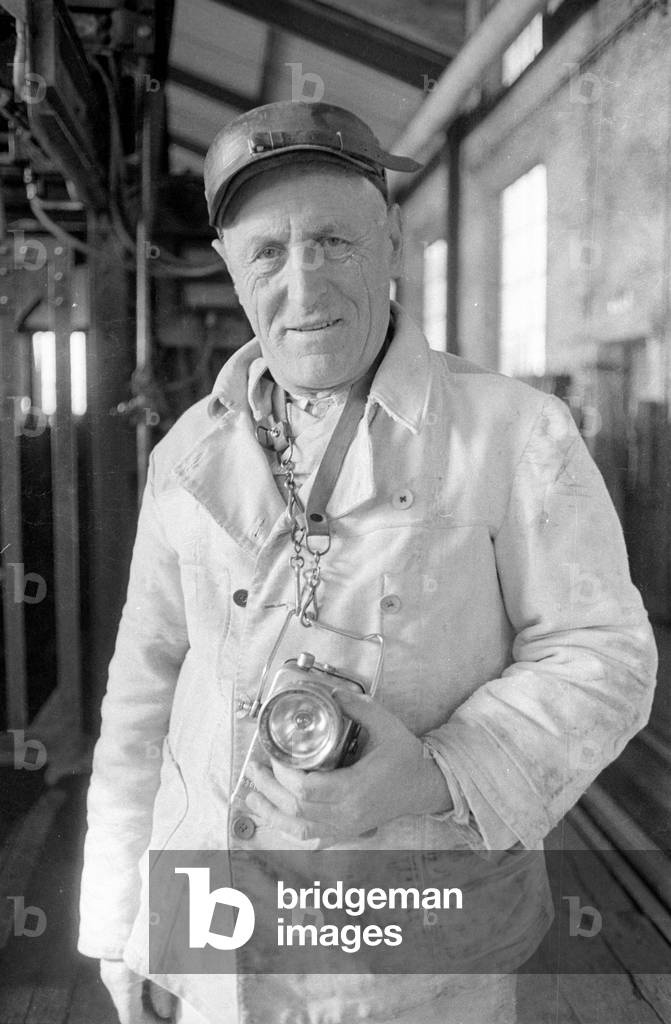 Paleontologist Otto Hoelzl, 1959 (b/w photo)