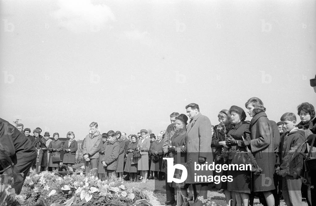 Funeral in Fürstenfeldbruck, 1965 (b/w photo)