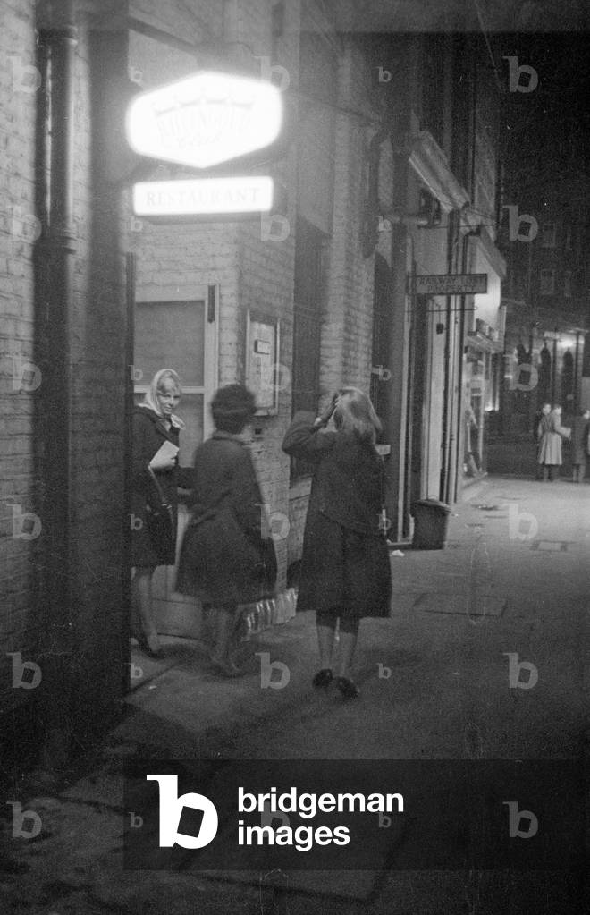 The Rheingold Restaurant in London, 1960 (b/w photo)