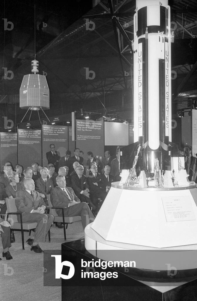 Wernher von Braun at the IVA, 1965 (b/w photo)