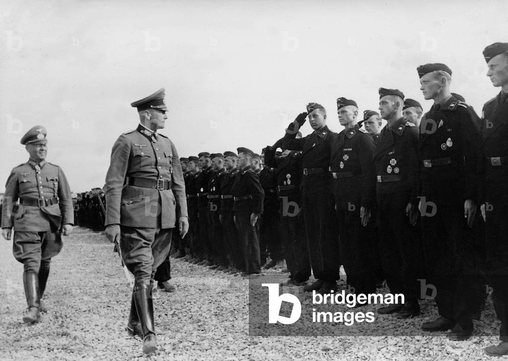 Walther von Brauchitsch visited tankers in the Greek campaign, 1941 (b/w photo)