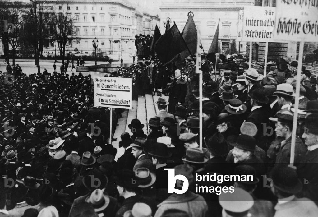 Philipp Scheidemann at the May Day rally, 1919 (b/w photo)