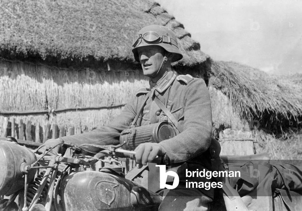 German motorcyclist on the Eastern Front, 1941 (b/w photo)